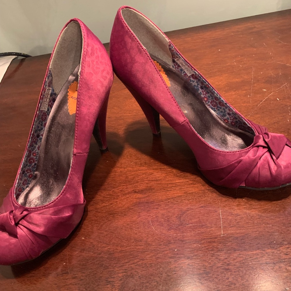 Plum Rocket Dog with cute detailing - Picture 2 of 4
